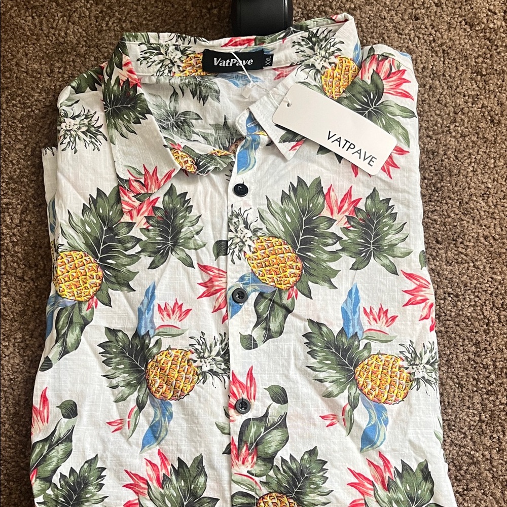 VatPave Men's White Pineapple Print Short-Sleeve Button-Down Shirt